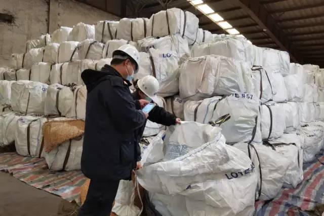 鋰<a href='http://m.tongtaia.cn' title='電池海運' >電池海運</a>