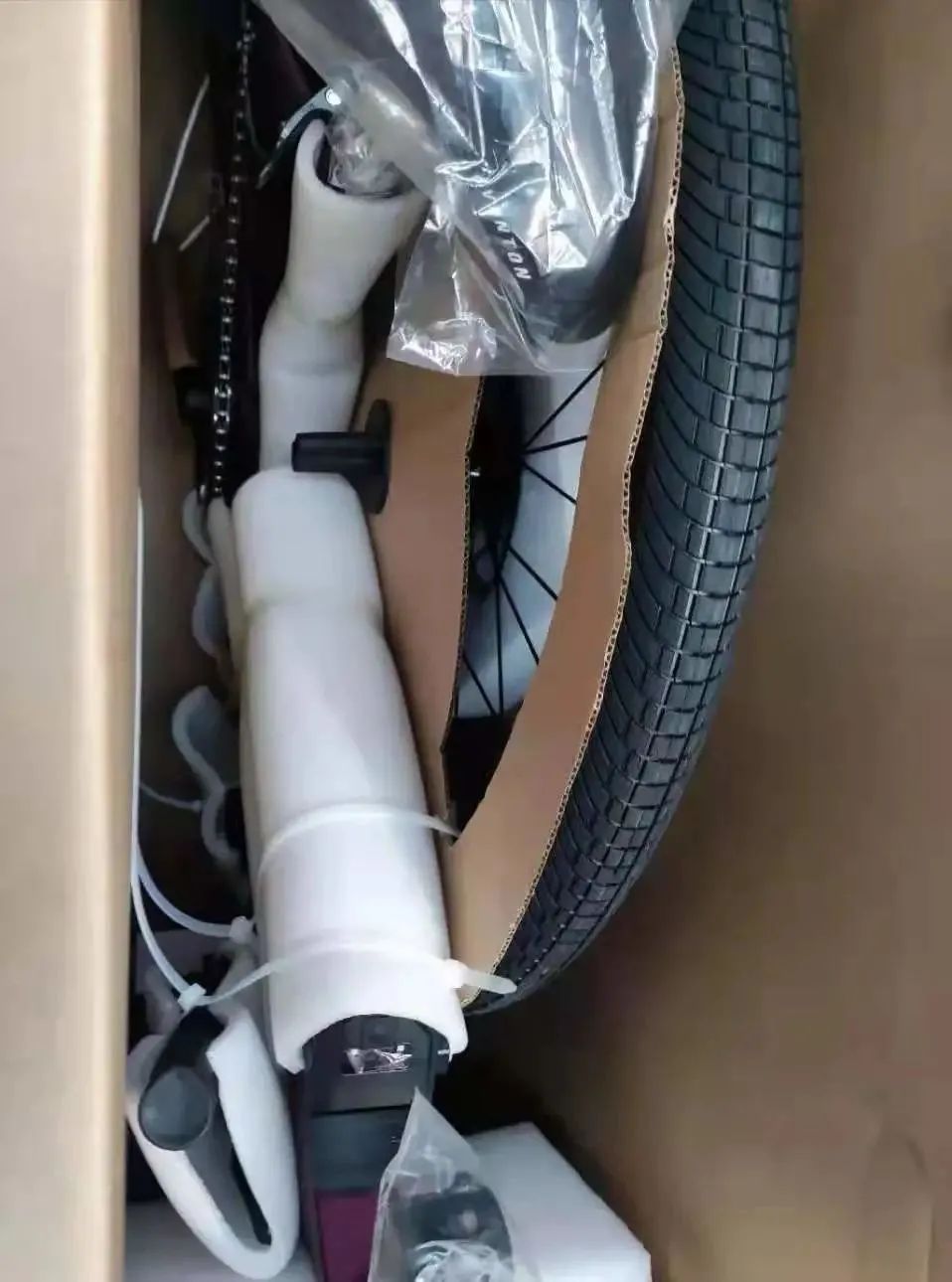 中港鋰<a href='http://m.tongtaia.cn' title='電池海運' >電池海運</a>