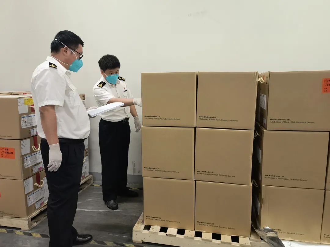 <a href='http://m.tongtaia.cn' title='電池海運' >電池海運</a>